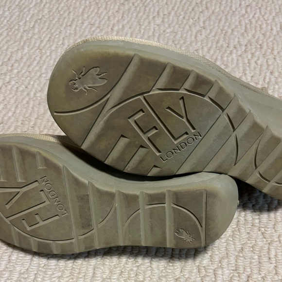 Fly zippered sandal - Picture 2 of 5